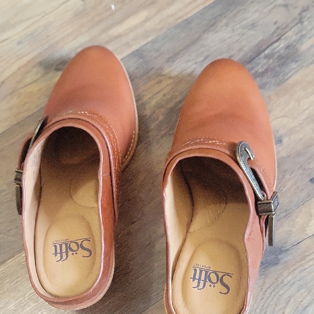 Sofft Women's Brown Leather Mules